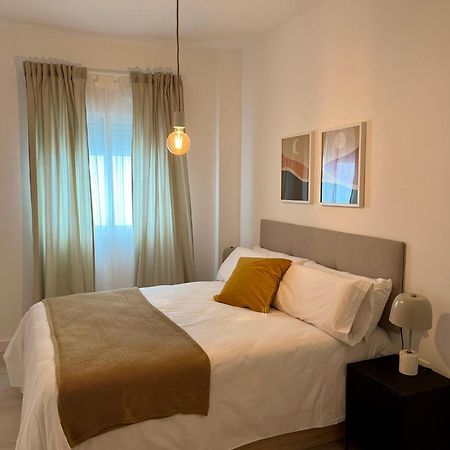 Amazing Apartment City Center - Optional Parking マラガ エクステリア 写真