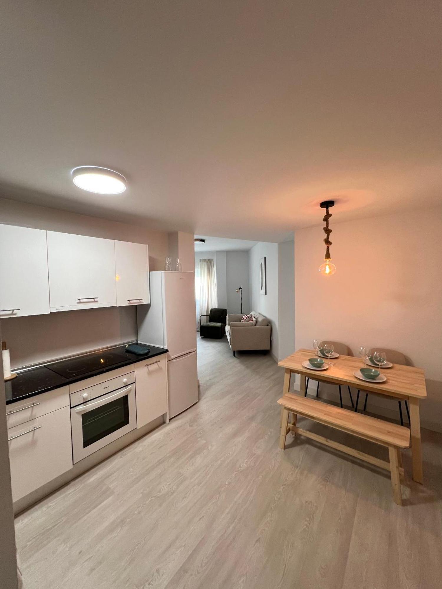 Amazing Apartment City Center - Optional Parking マラガ エクステリア 写真