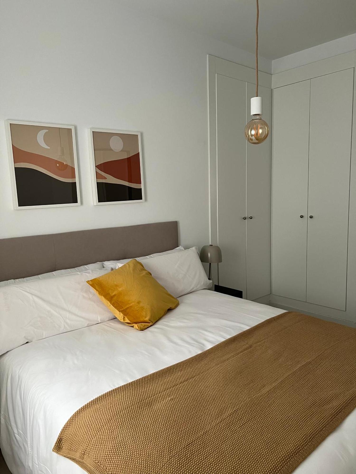 Amazing Apartment City Center - Optional Parking マラガ エクステリア 写真